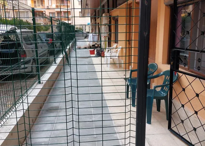 Апартаменти В Поморие Комплекс На Първа Линия Плаж * Pomorie