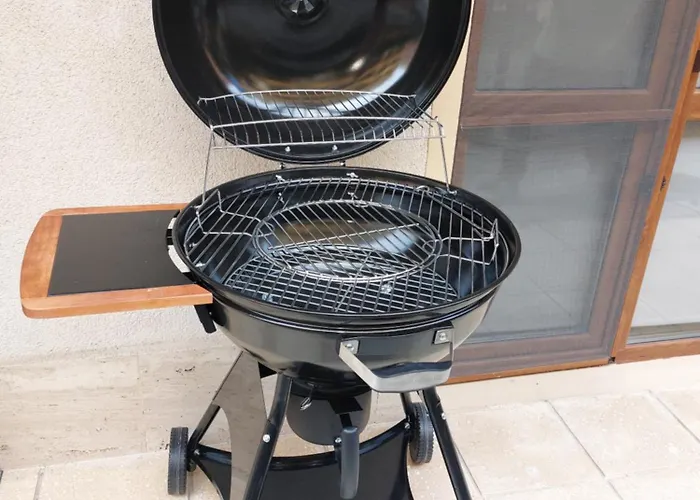 アパート Апартаменти В Поморие Комплекс На Първа Линия Плаж ポモリエ